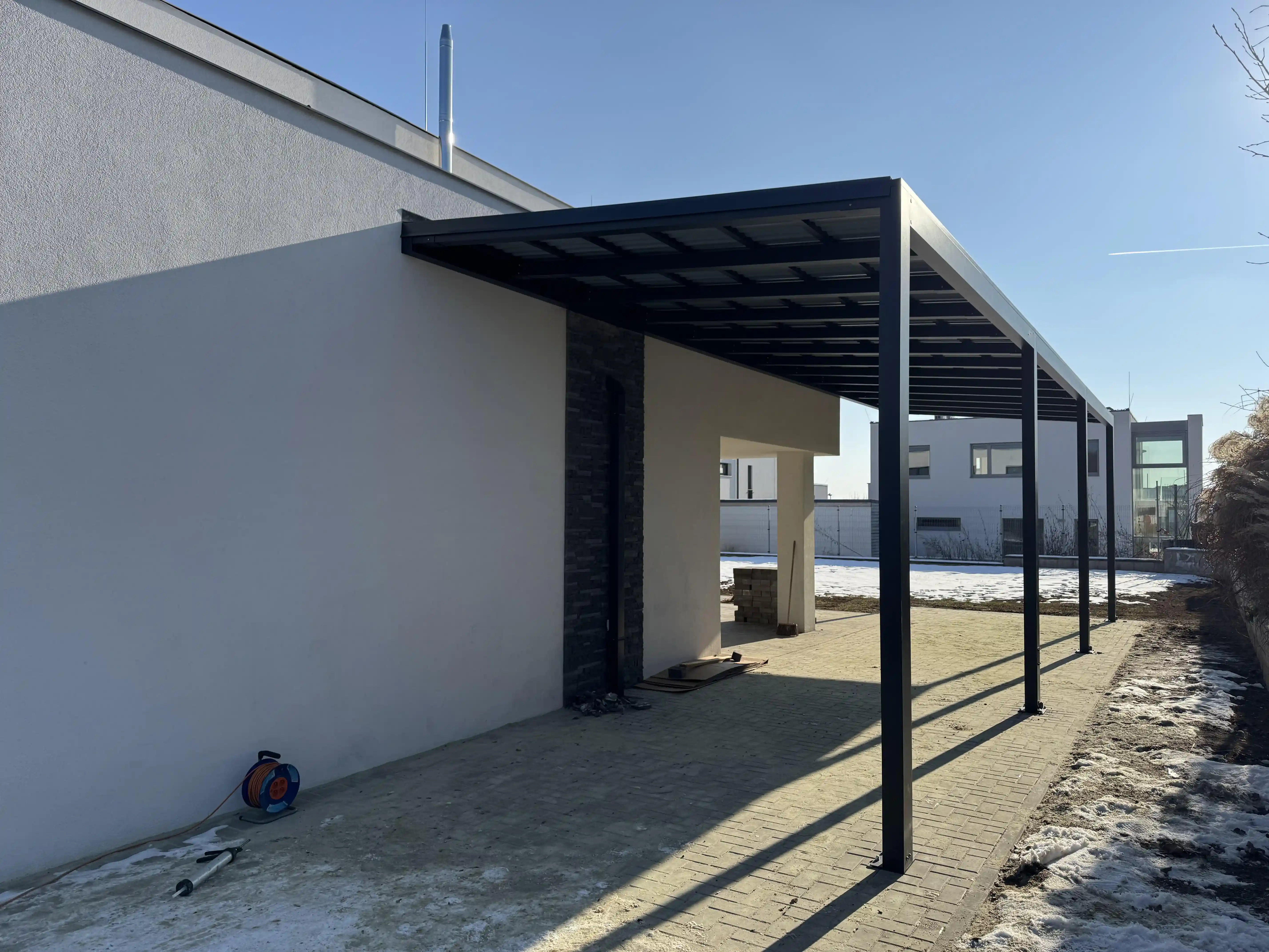 Hliníková bioklimatická pergola Rolux