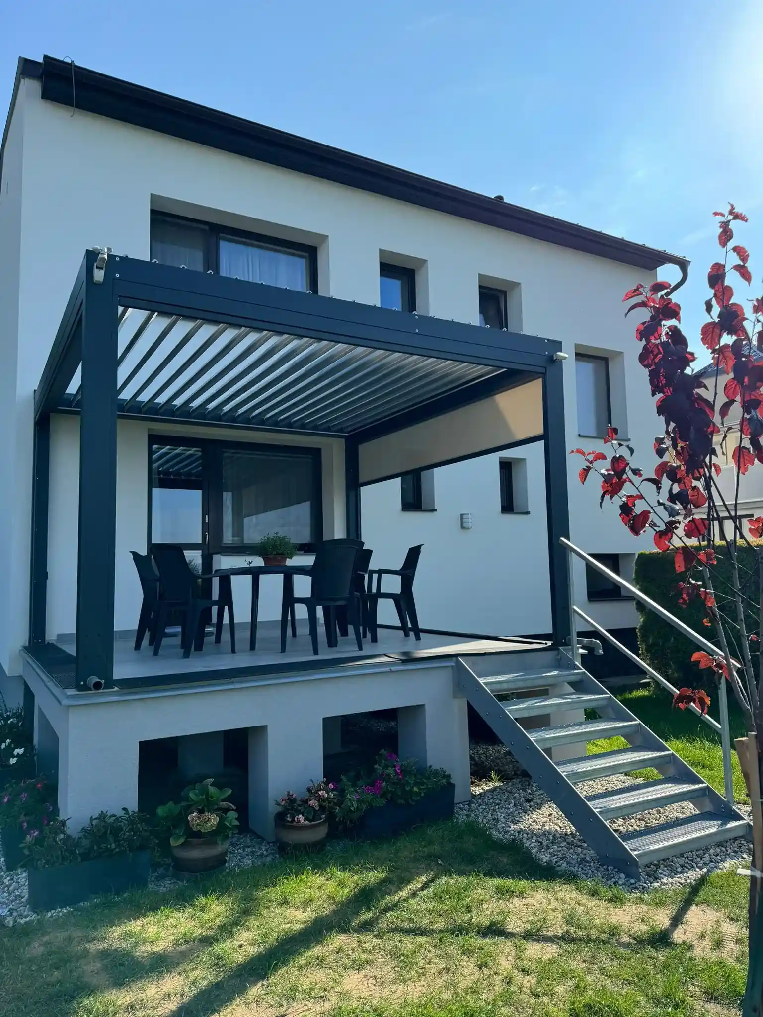 Hliníková bioklimatická pergola Rolux