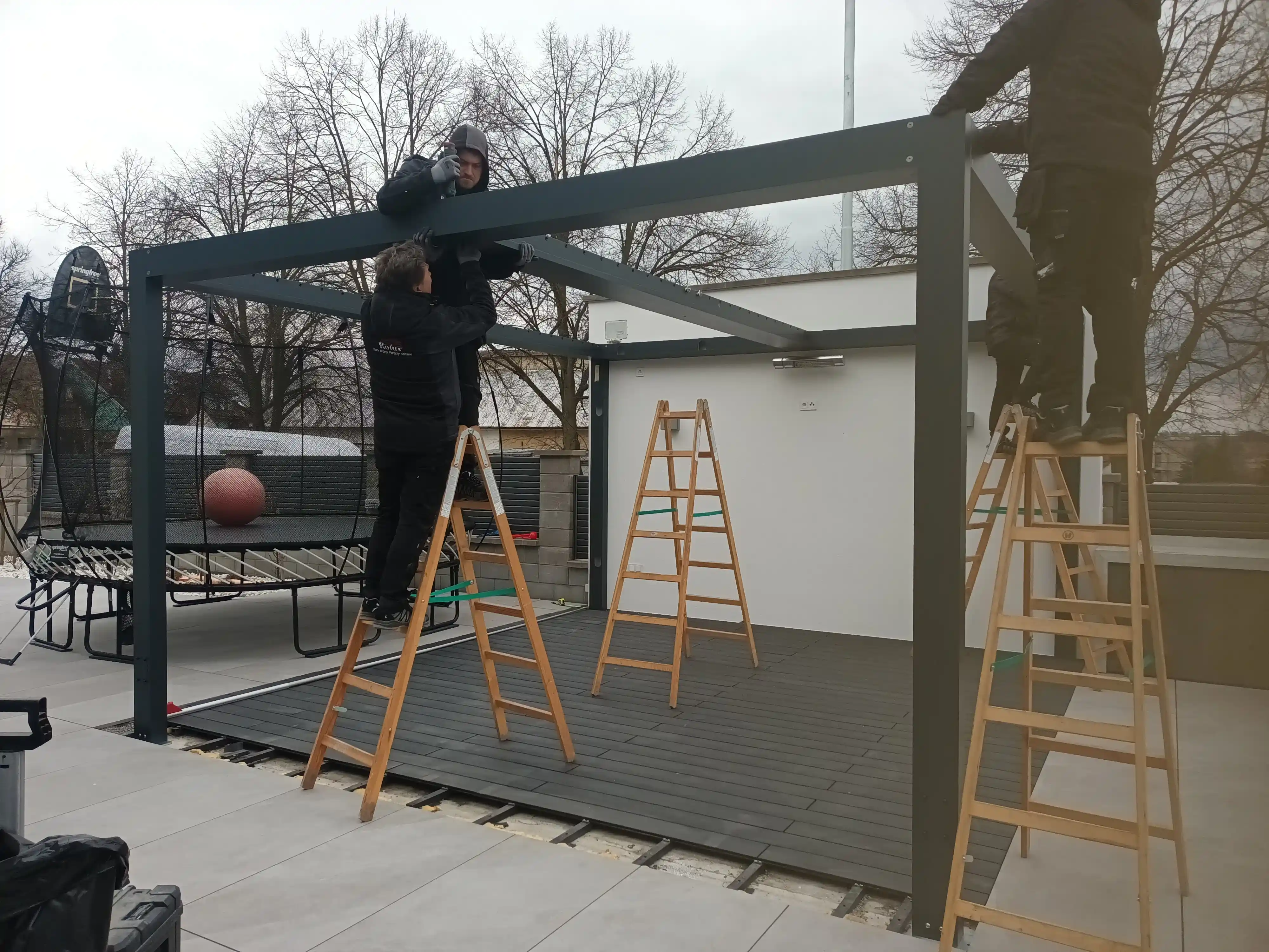 Hliníková bioklimatická pergola Rolux