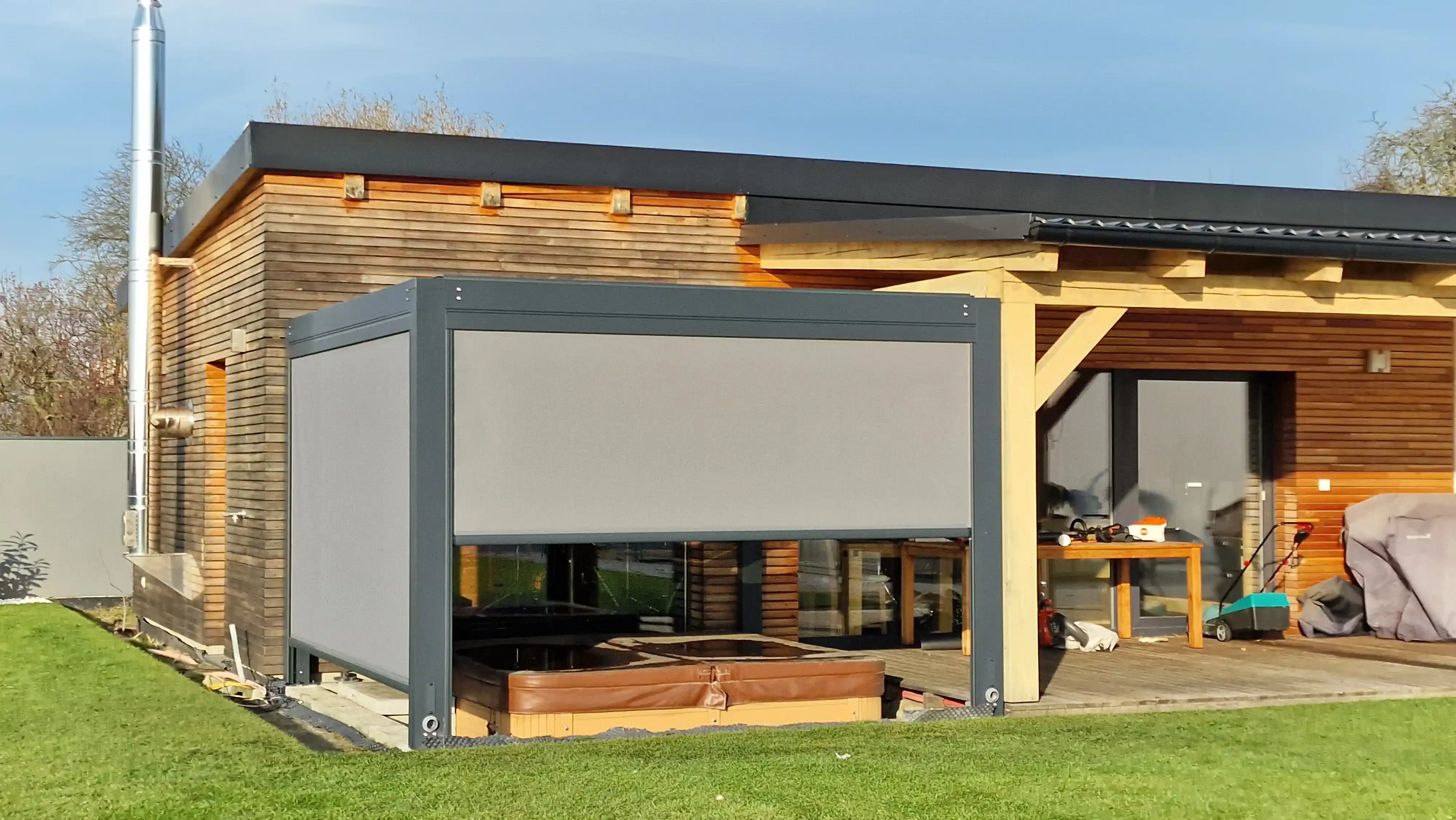Hliníková bioklimatická pergola Rolux