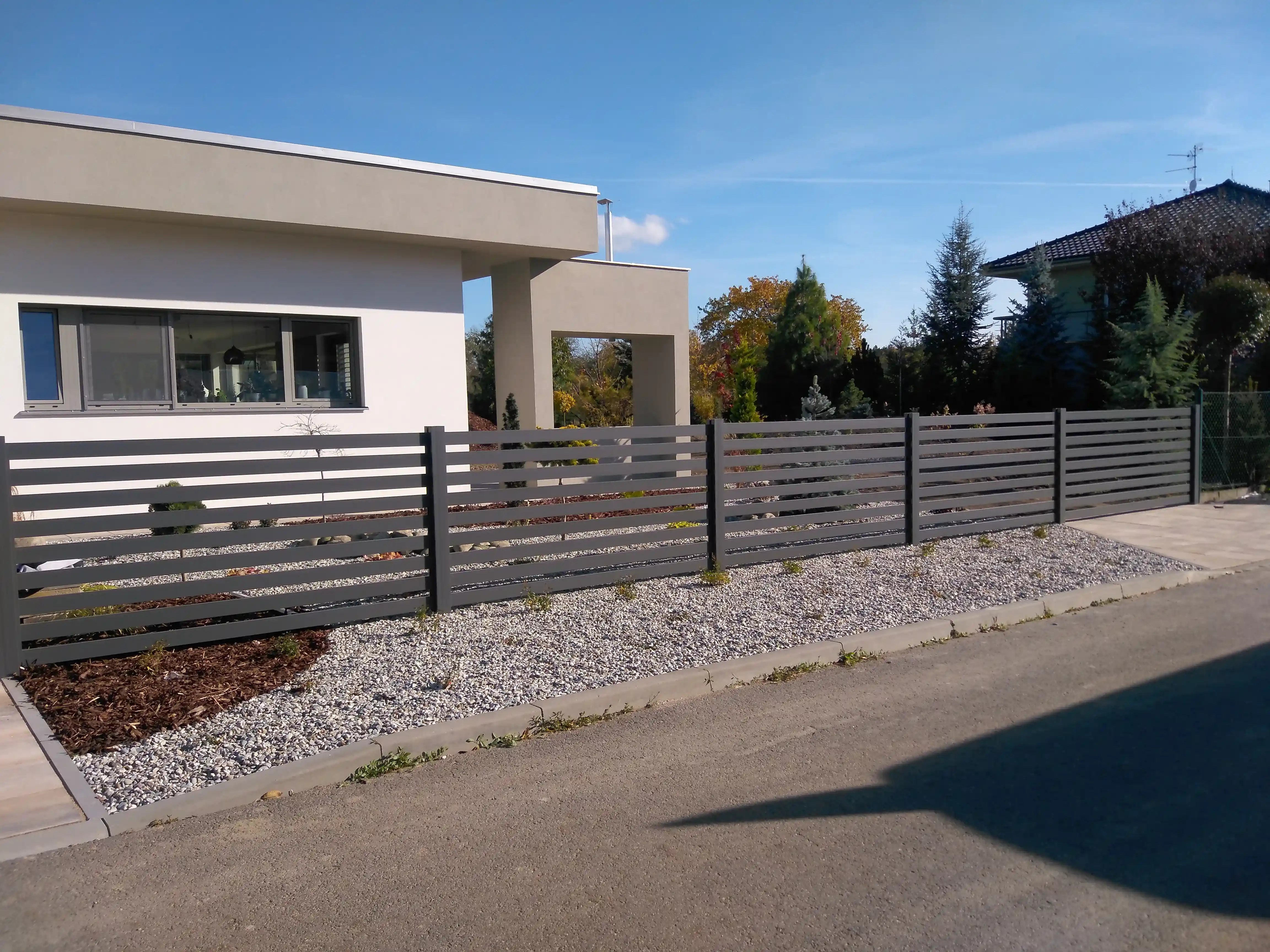 Hliníkový plot Rolux